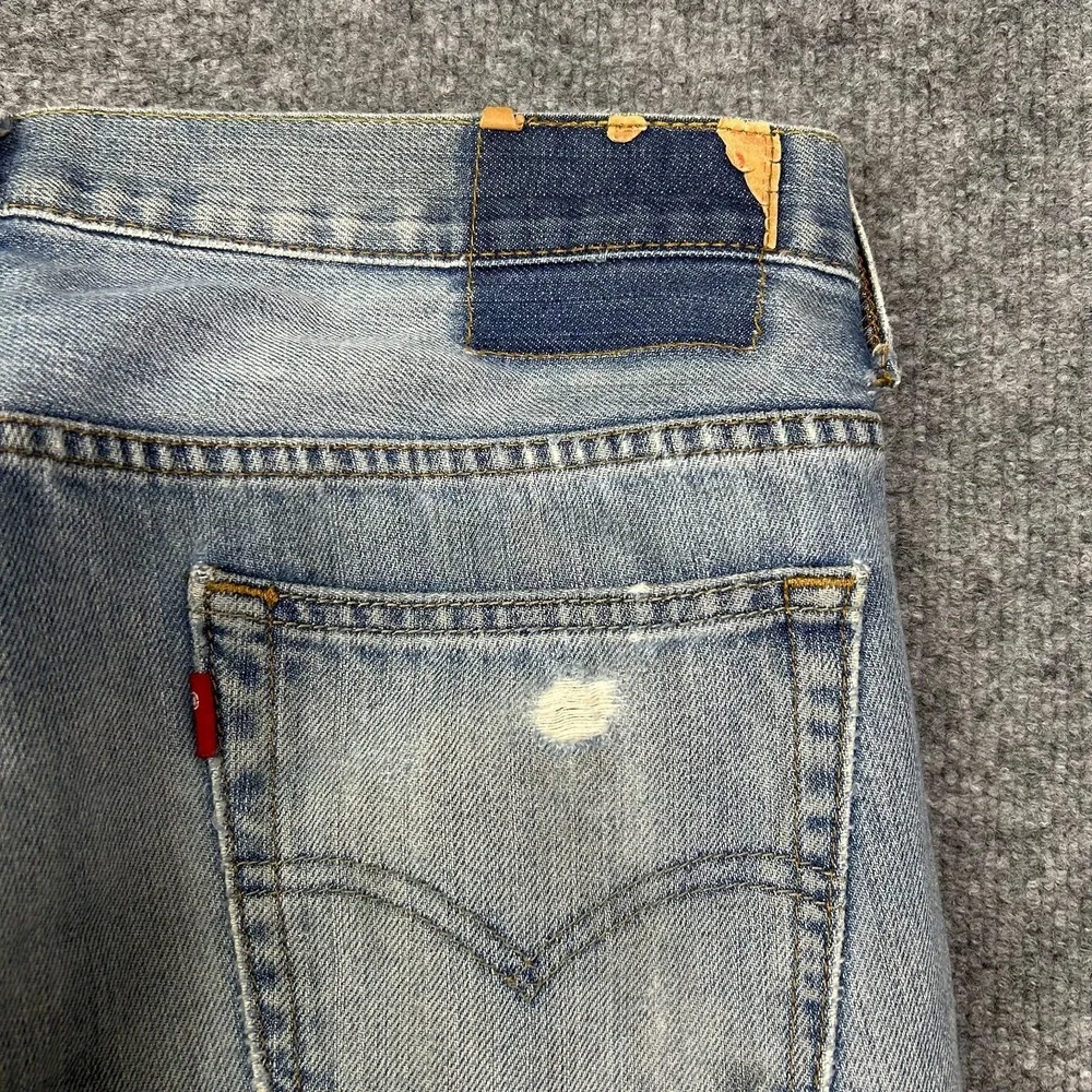 Levi's Jeans Men's Light Blue Denim Distressed Straight Fit Zip Fly - 35X32.5